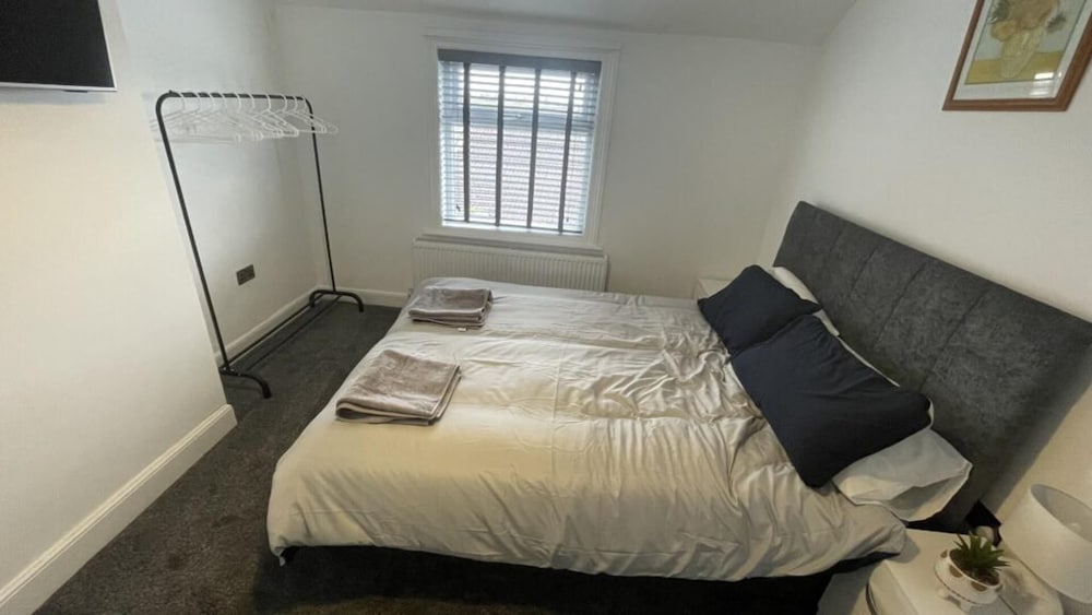 House Located Centrally for up to 8 Guests view 3