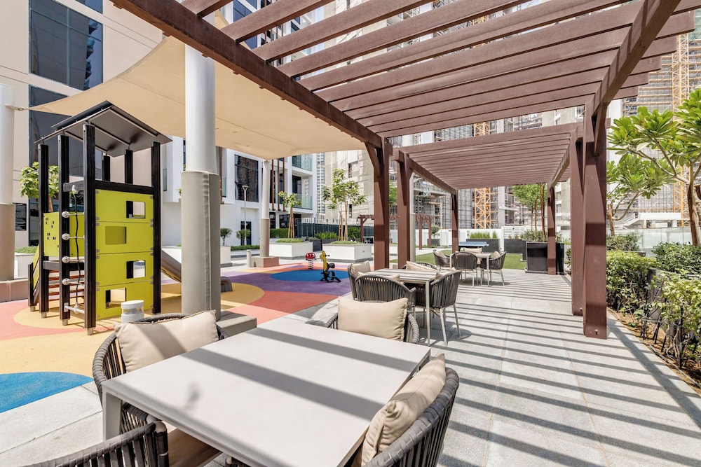 GLOBALSTAY. Azizi Riviera 40