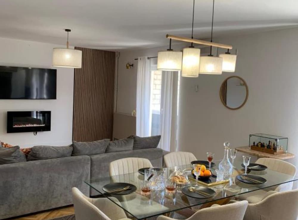 Luxury Apartment Ivo With Jacuzzi Near the Beach
