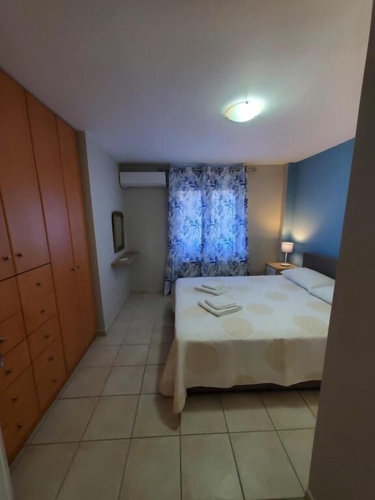 Sior Dionysios Apartments
