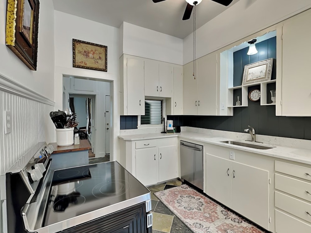Victorian Rose by Ryson Vacation Rentals