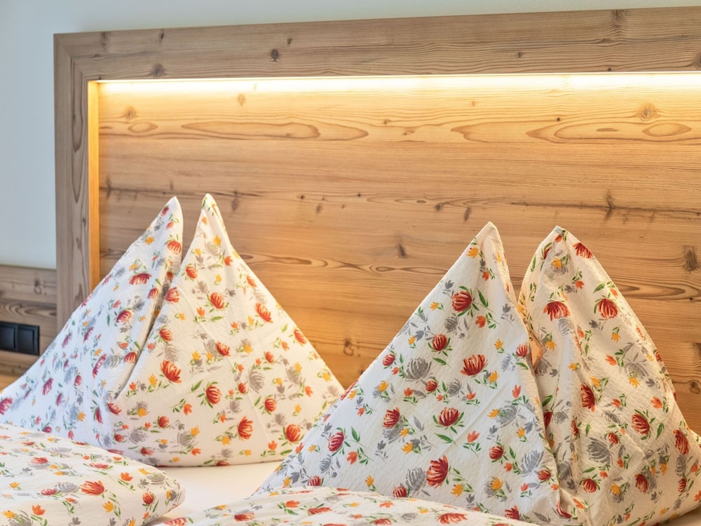 Exquisite Holiday Home near Ski Area in Königsleiten view 4
