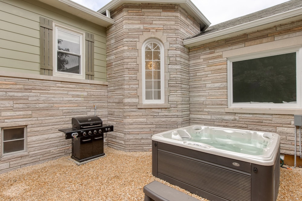 Game Farm Villa by Avantstay 10bdr Private Pond Spa Pool Family-friendly