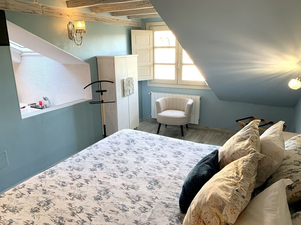 Akla Hotel Suites Santillana
