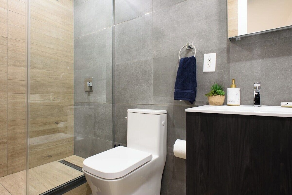 1597 New York Apt