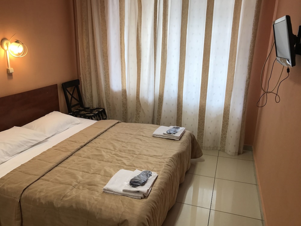 Good Cat - Hostel