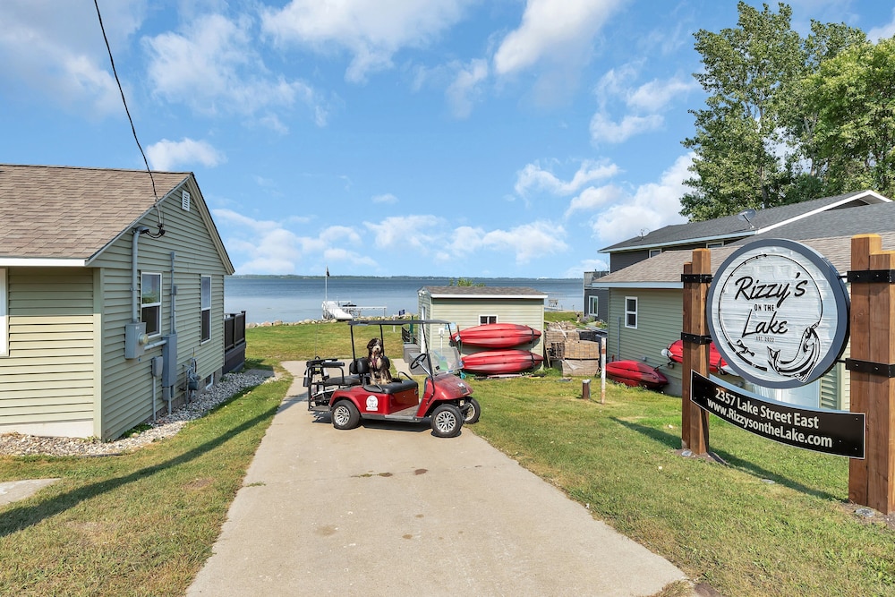 Rizzy's on the Lake - Property Image 8