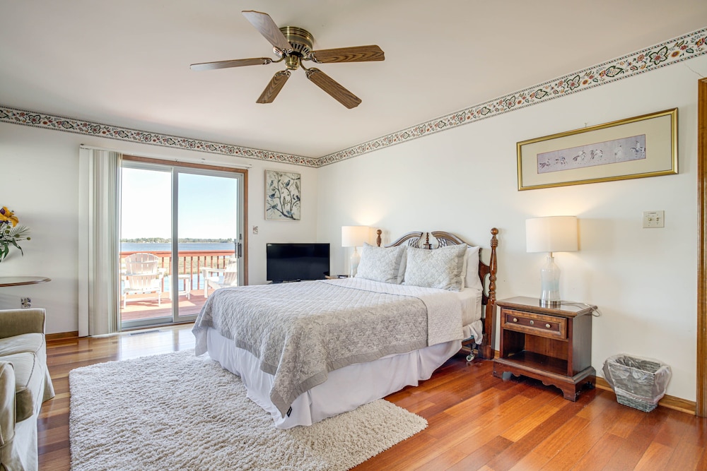 Waterfront Ocean Pines Vacation Home w/ Boat Dock! view 5
