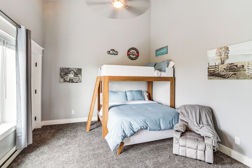 Private Hot Tub + Game Room: Keenesburg Getaway!