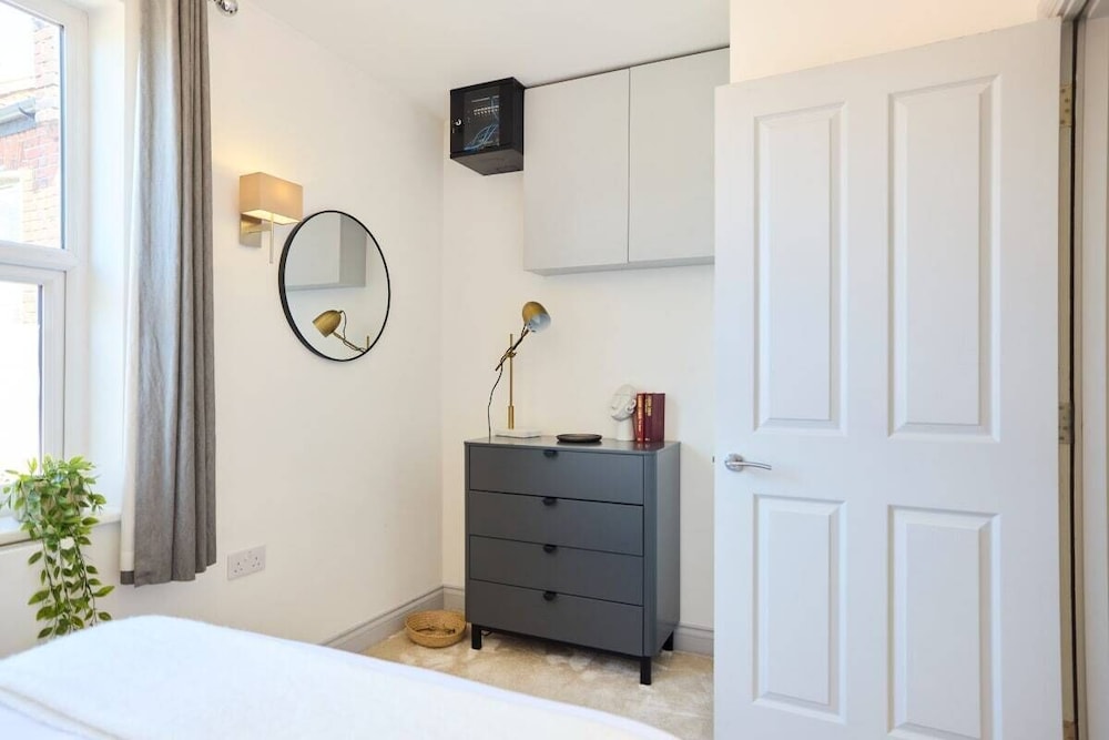 The Leghorn Quarters - Modern 3bdr With Balcony