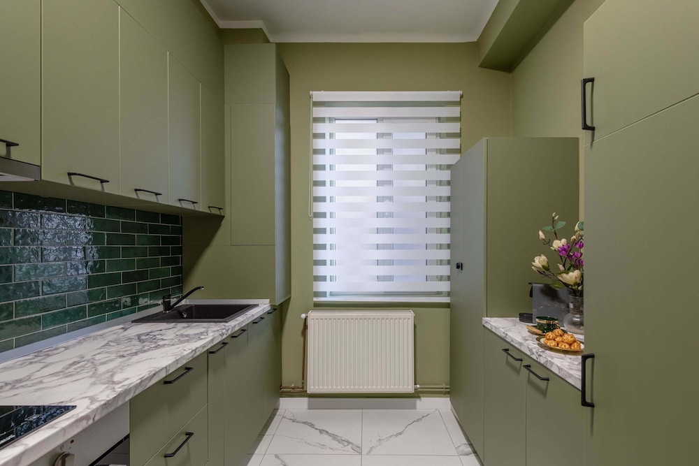 Serene 1BR Apartment in University Square