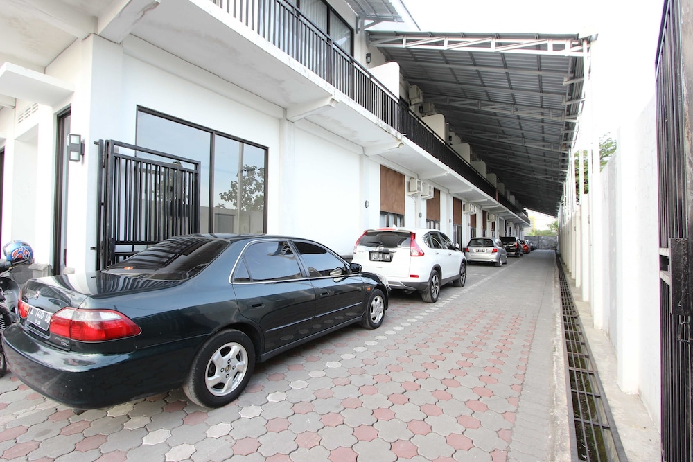 RedDoorz Plus near RS UGM