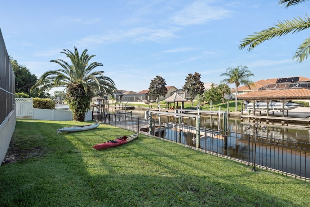 Casa Canal 4 Bed 3 Bath Pool Spa Boat Dock Sleeps 8