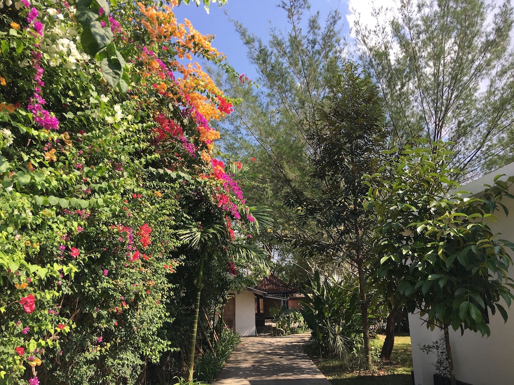 White Orchid Eco Resort