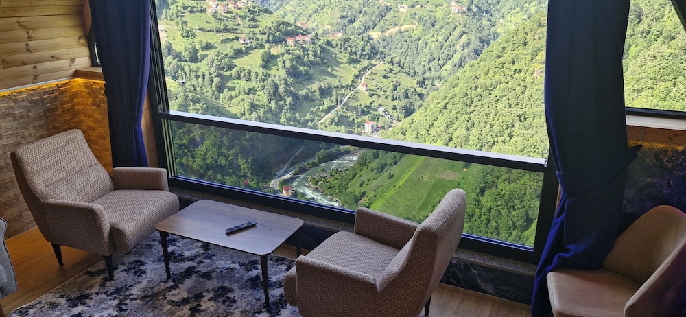 HAVALI SÜİT BUNGALOV