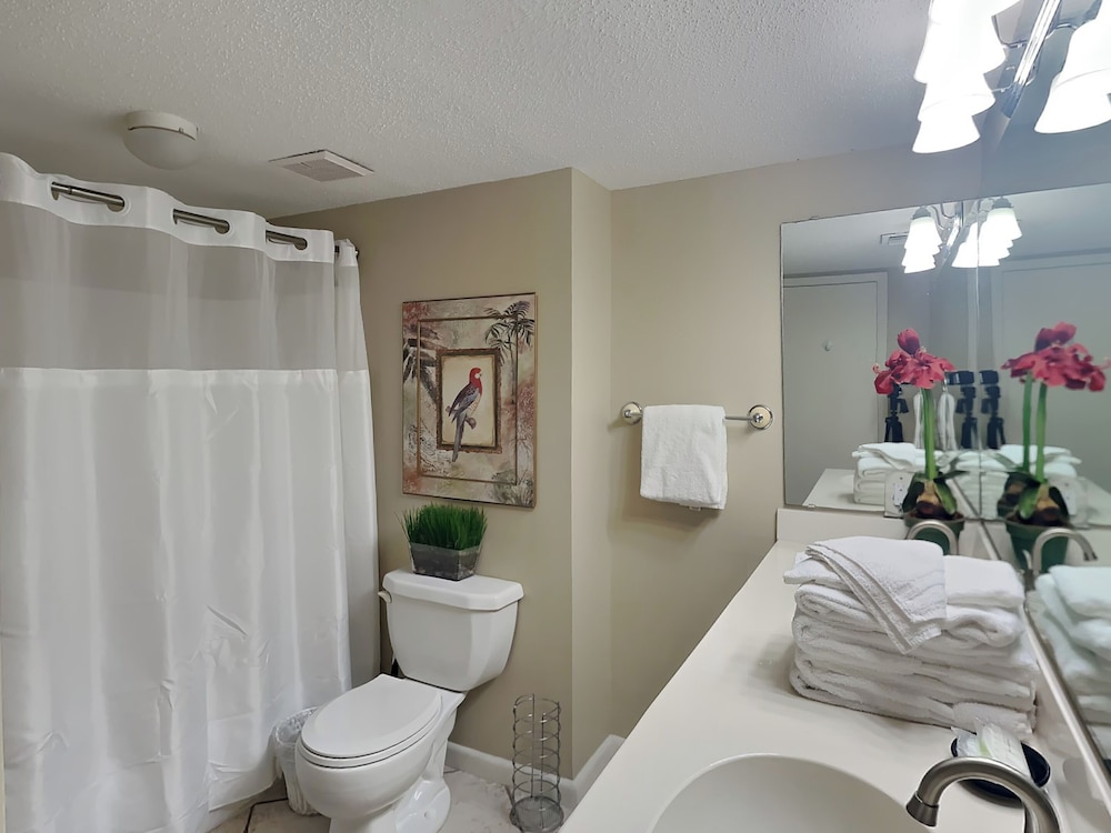 Emerald Isle #400 by Southern Vacation Rentals