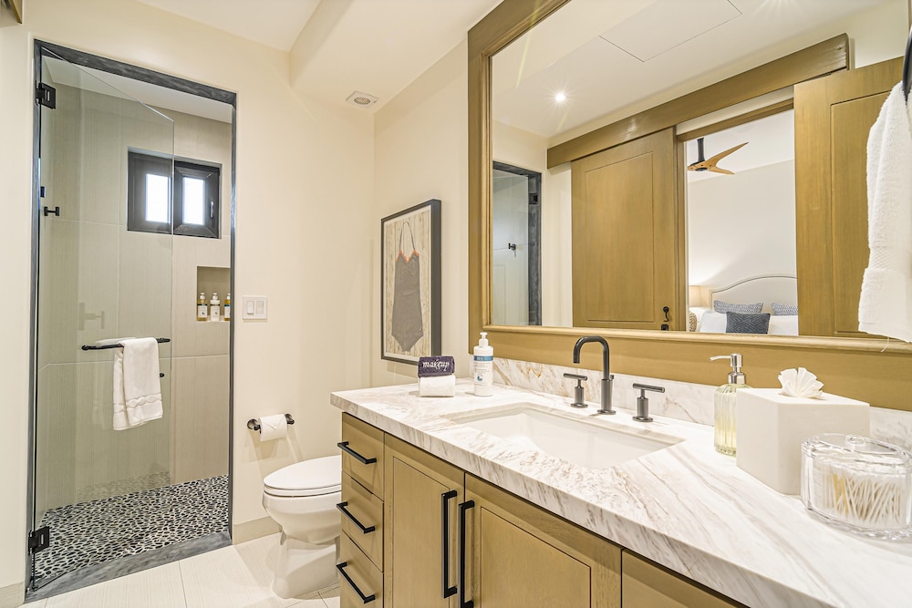 Oceanview 2BD Residence With a Spacious Terrace