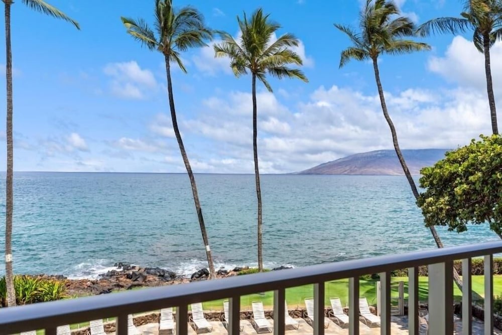 Royal Mauian, #317 2 Bedroom Condo by RedAwning view 4