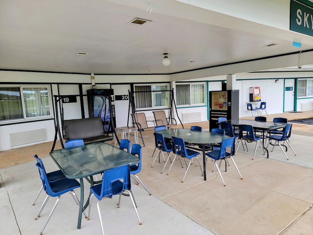 Skyview Motel - Property Image 13