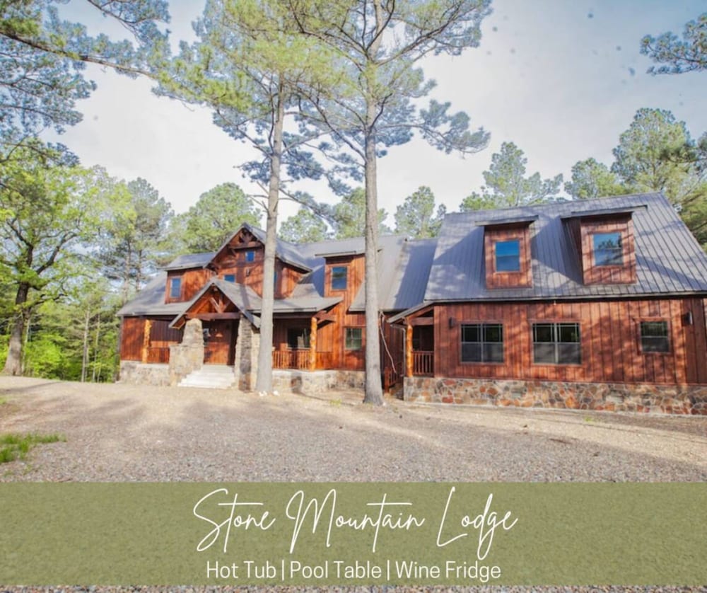 Stone Mountain Lodge Luxurious Rustic Retreat