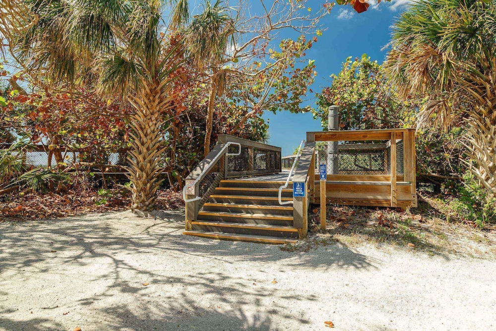 Nokomis Home Close to Beach