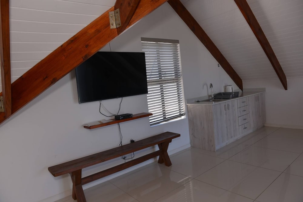Pelican Cove is a Modern 4-bedroom Holiday Home in Langebaan With Some Sea Views