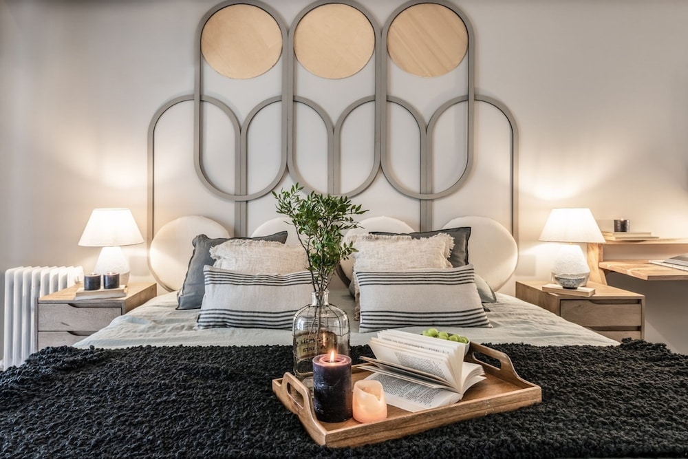 Mondragone - 1 Bedroom and Terrace in Goya