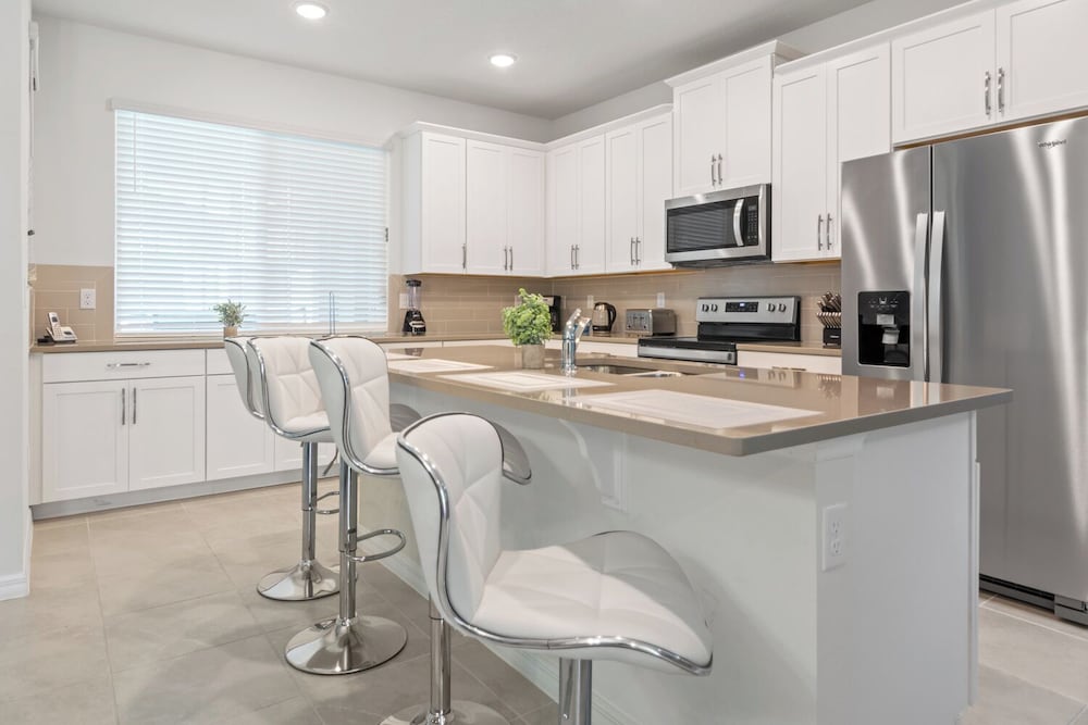 Orlando Adventure Awaits 4BR Townhouse