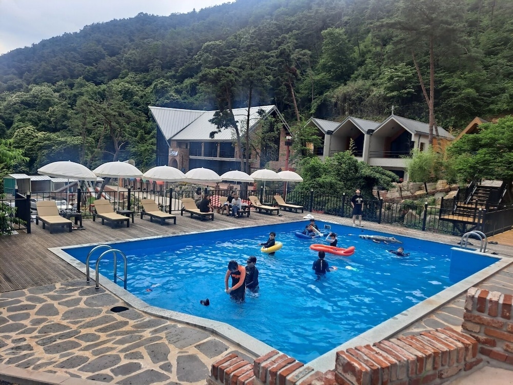 DAMYANG LISAFOREST VILLAGE view 2
