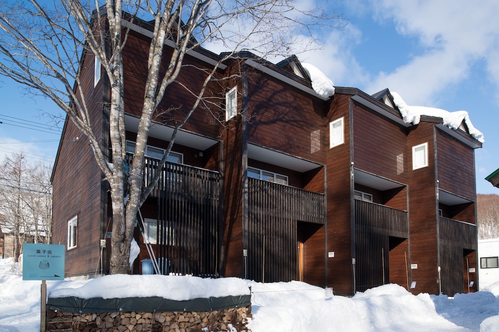 Holiday Niseko Ezo Yuki - Image 1
