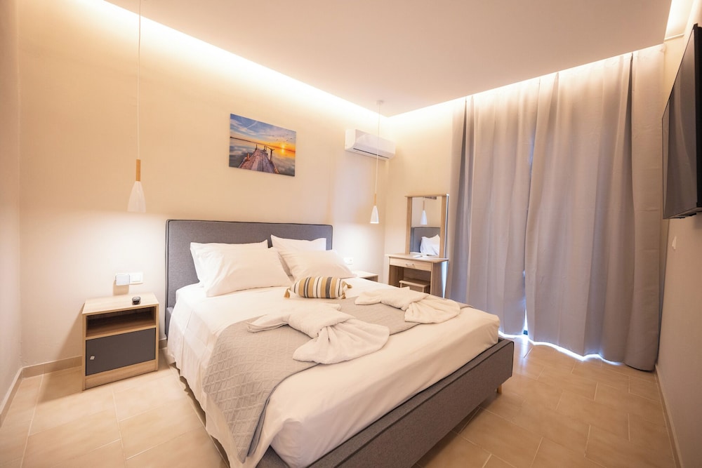 Blue Wave Suites - Ixia