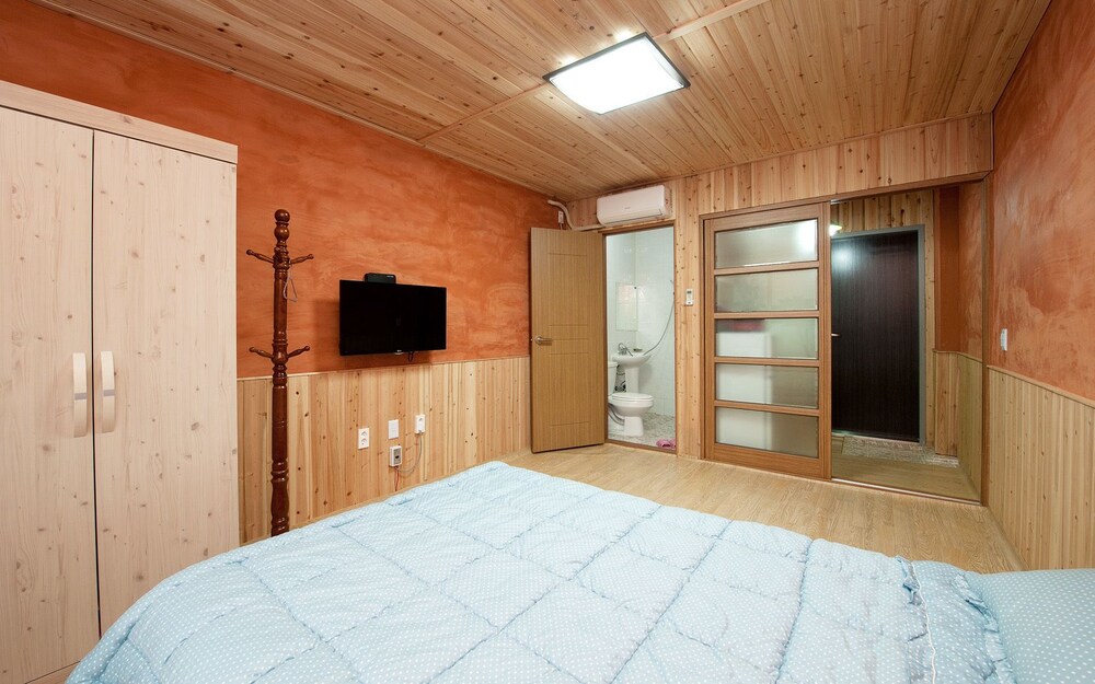 Sunrise Yeodaji Pension