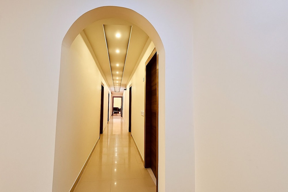 Hotel Yash Regency - Managed by JMD Group