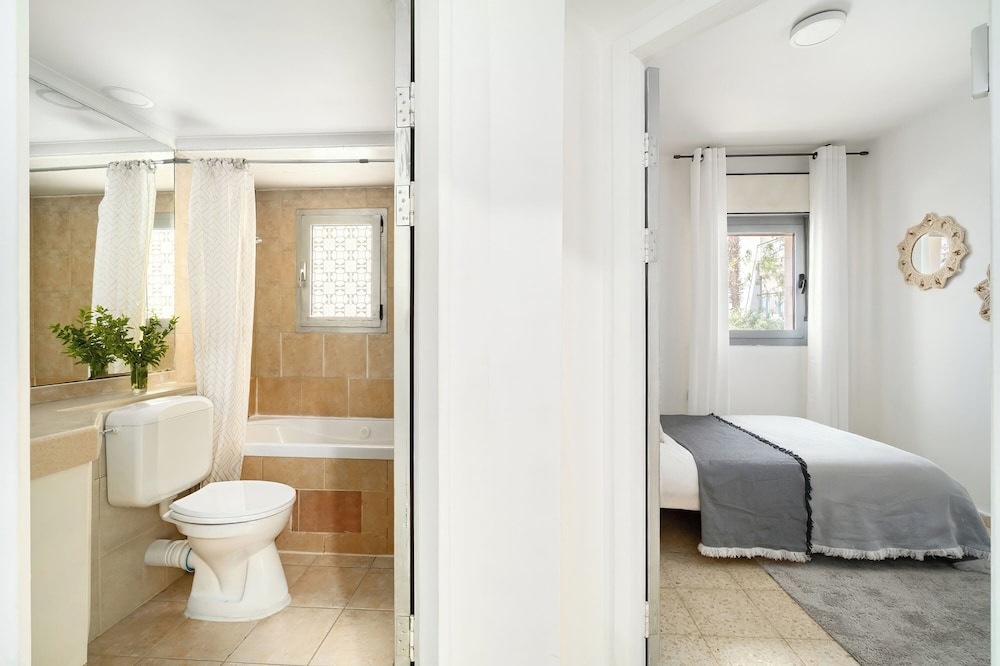 Royal Park Resort Apt 62 by Sea N' Rent