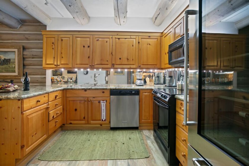 Pine Inn 9 - Two Bedroom with Spa Trail's End Lodge 2 Condo