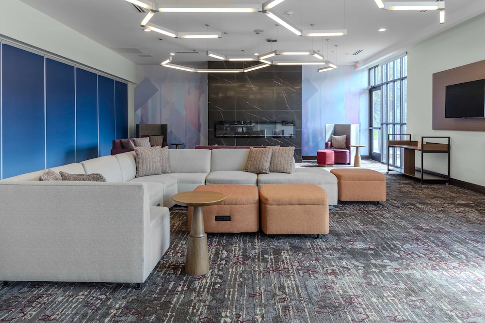 Detroit Vacations - Hilton Garden Inn Detroit Utica - Property Image 2