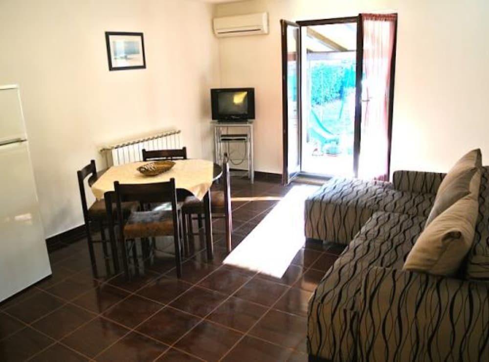 Apartments Villa Dina