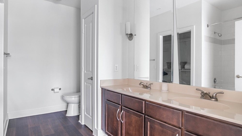 Landing Apartments - North Dallas
