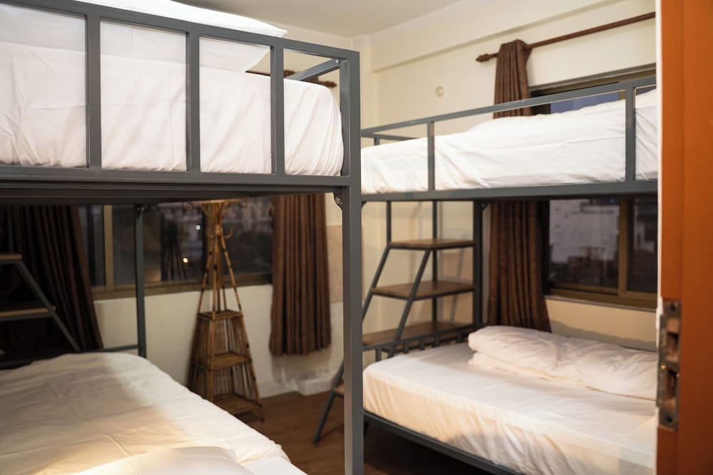 Aarya Wellness & Hostel