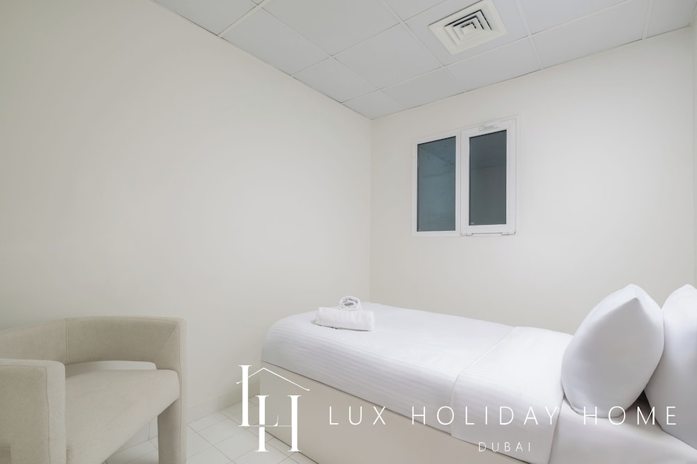 LUX The Al Seef Marina Suite 2