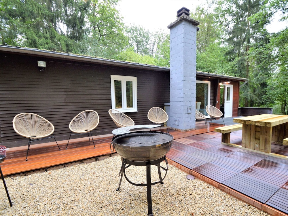 Cozy Chalet With Barbecue