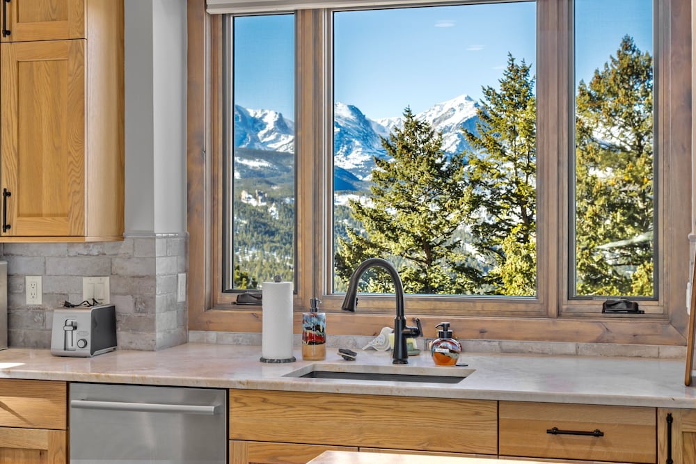 Hearthstone Luxury Vacation Rental At Windcliff 5 Bedroom Home