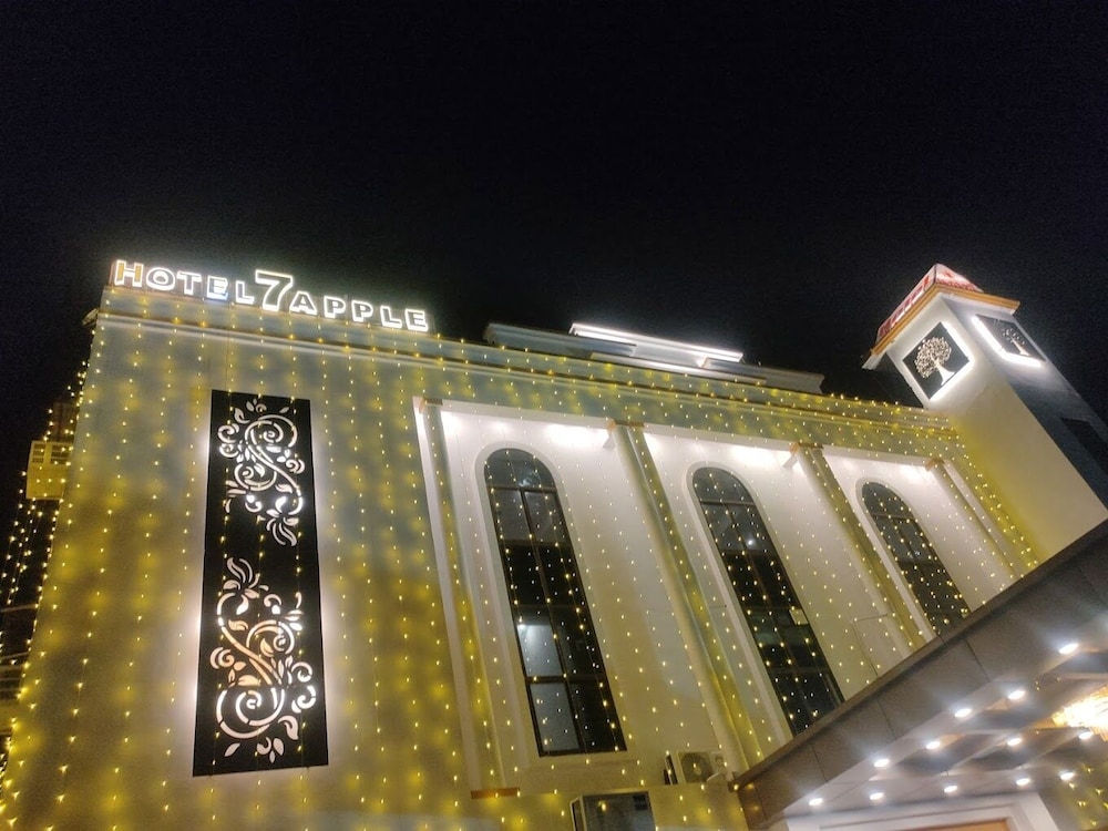 Hotel Seven Apple