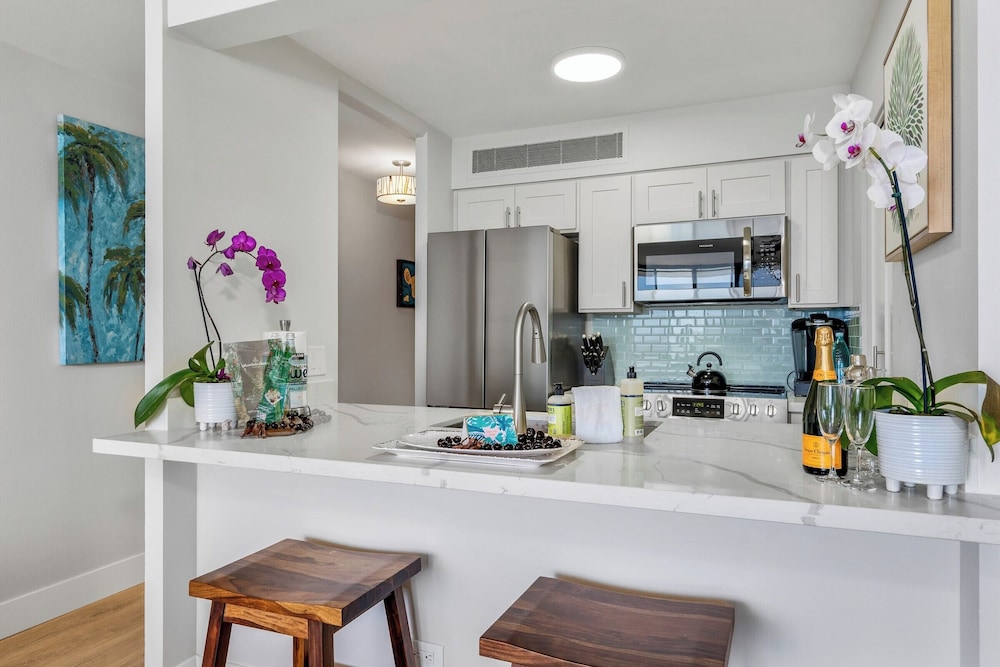 Oceanfront Kaanapali Studio Vistas - Image 3