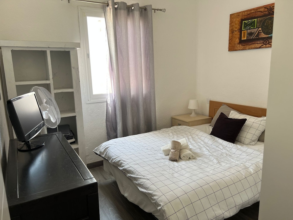 Lovely 4-bed Cottage in Las Chapas Marbella