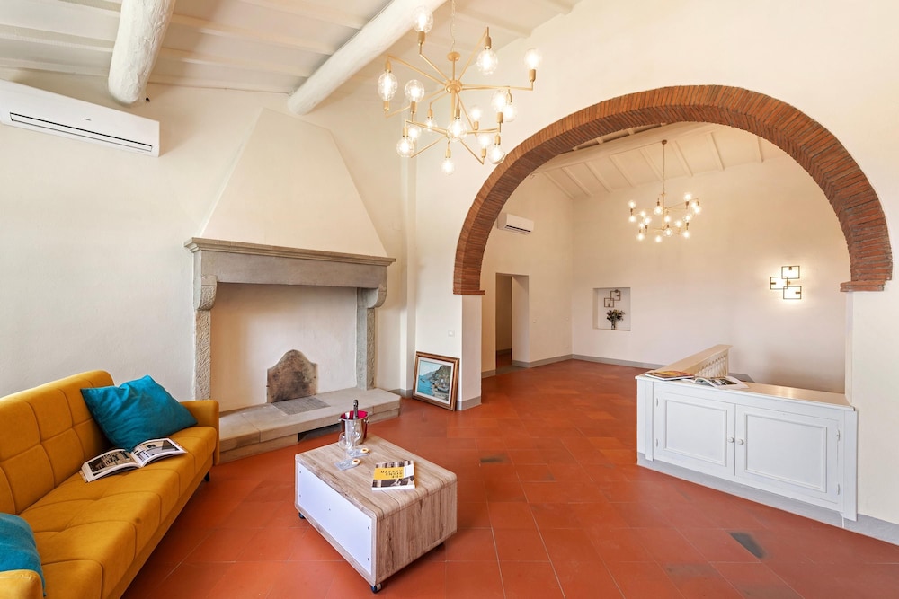 Amazing Panoramic Villa La Poggiola