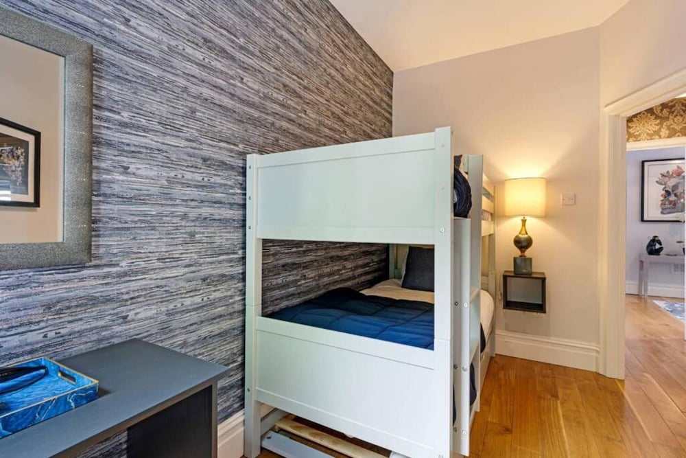 Host Apartments Kensington Quarters II