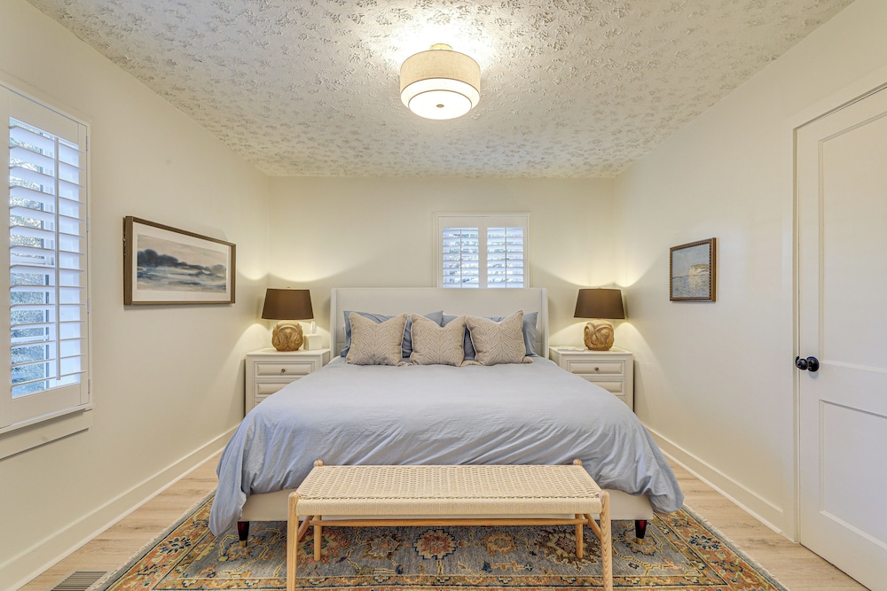 Walk Downtown & Canton Street: Roswell Retreat!