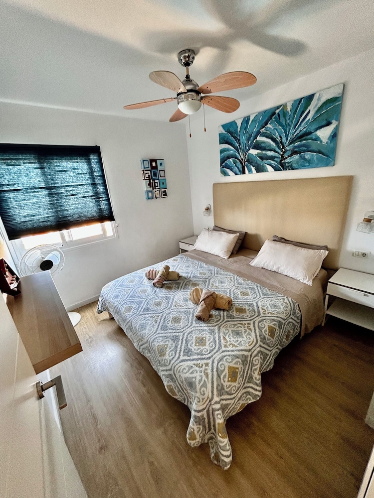 Delicious Los Cristianos,achacay,2bdr & 2bathr Beach Close Wifi Free