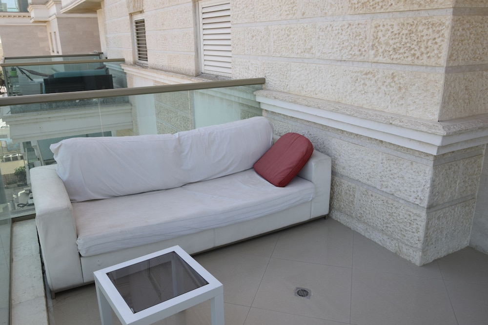 La Palmora Suites